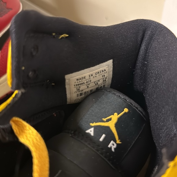 Used Jordan 1 old love new love size 10 2007 Jordan 1 mid vintage - Picture 12 of 13